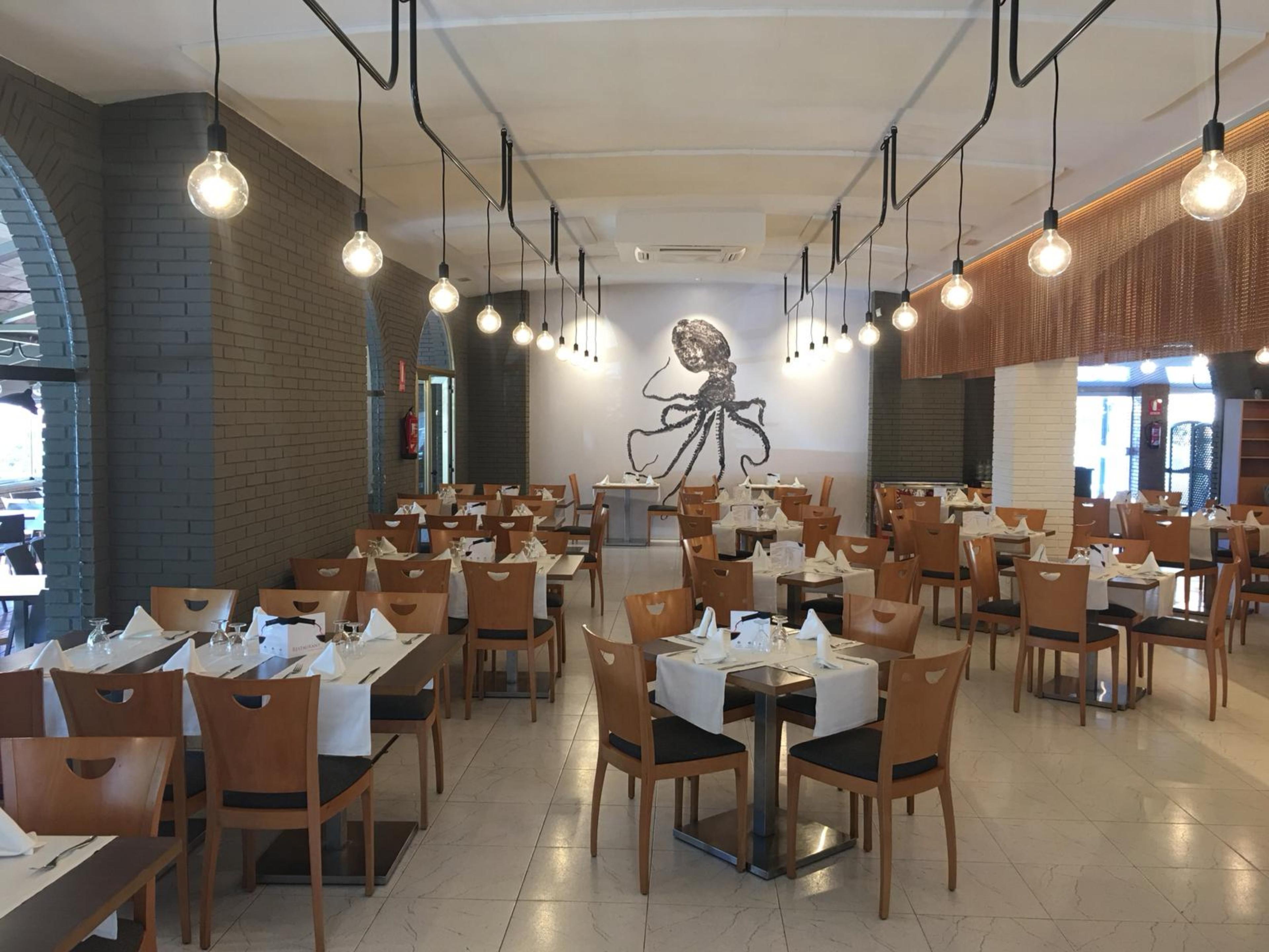 فندق Voramar كامبريلس المظهر الخارجي الصورة